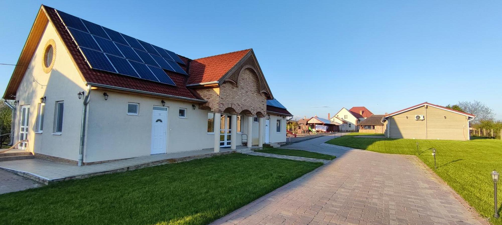 Village Garden Family Guest House Tiszakanyar Room photo