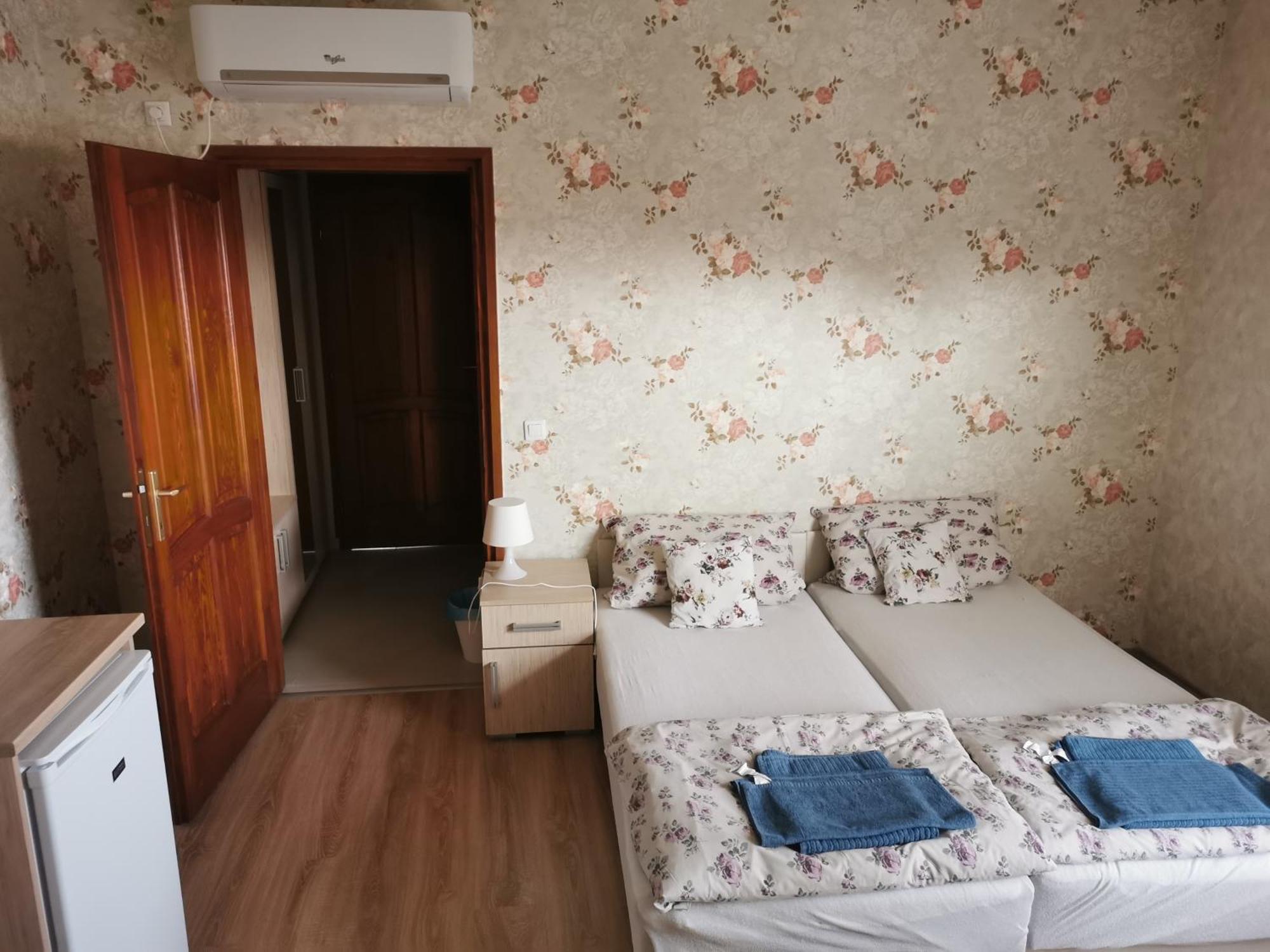 Village Garden Family Guest House Tiszakanyar Exterior photo